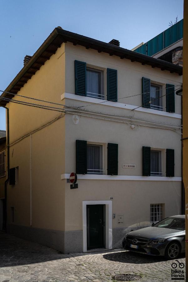 Ferienwohnung Monolocale Le Rondini Centralissimo Pesaro Exterior foto